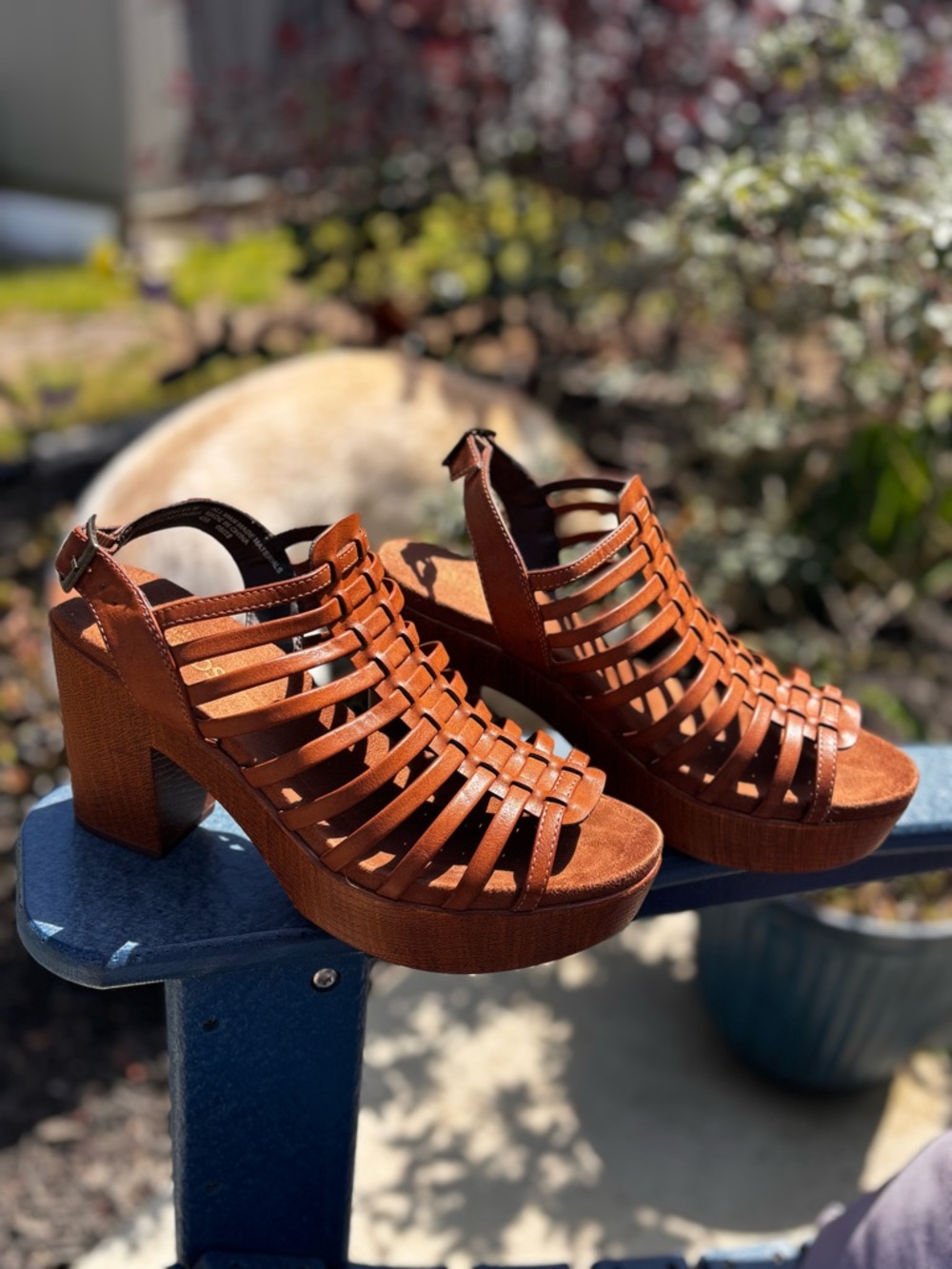 Pretty White Mountain Cognac Strappy Platform Heeled Sandals like new